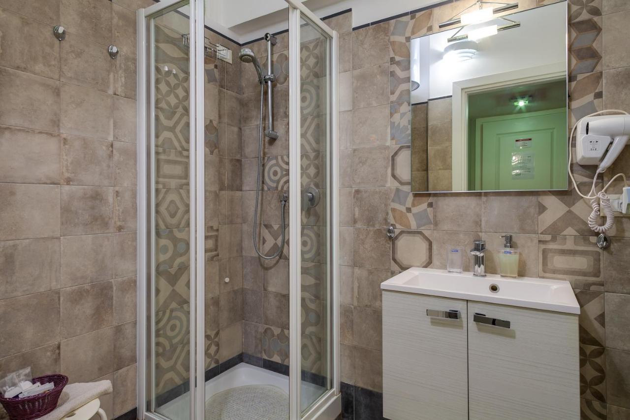 Raphael Rooms Рим Экстерьер фото