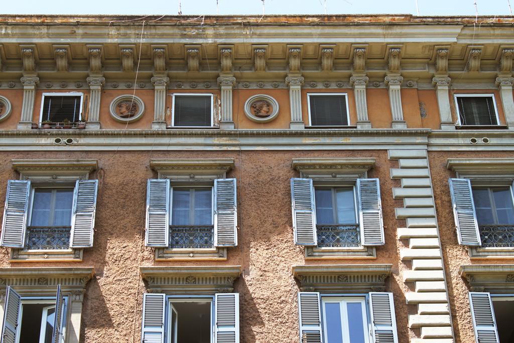 Raphael Rooms Рим Экстерьер фото